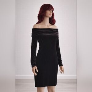 Tres Bien Black Velvet Off-Shoulder Dress